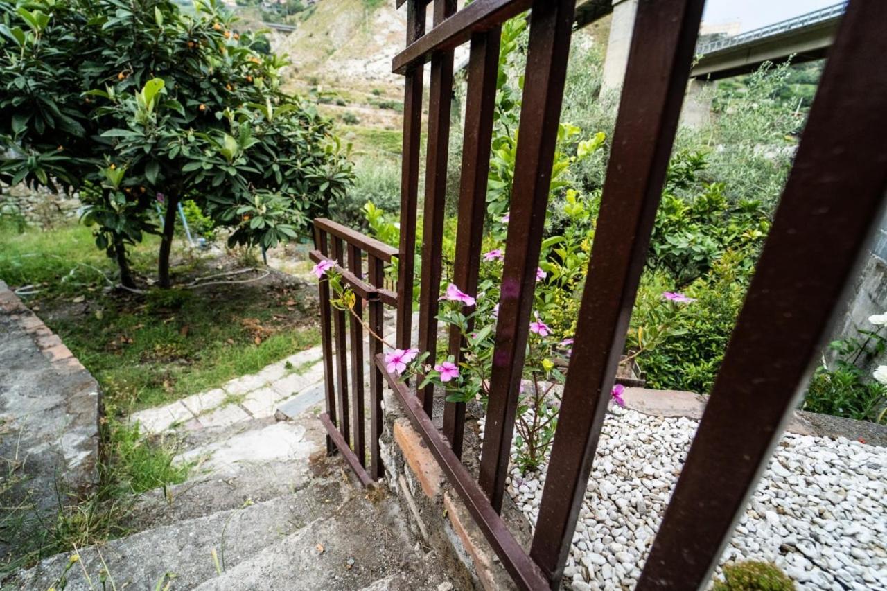 Villetta La Pietra Taormina Buitenkant foto